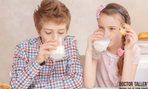 ​​​​​​​Cha mẹ có thể cho trẻ 9 tuổi uống sữa nếu chế độ ăn uống chưa được đảm bảo